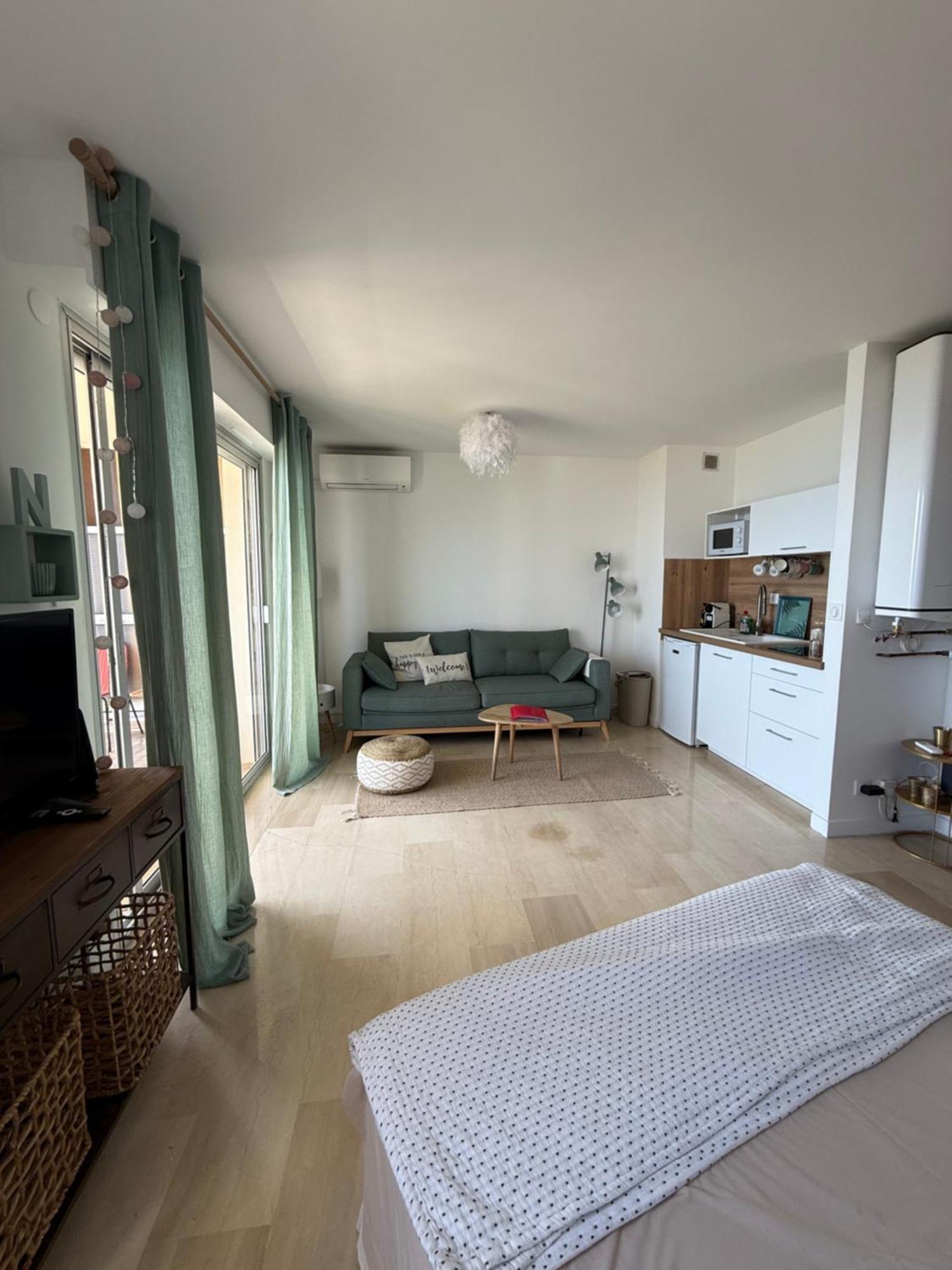 Front De Plaga Marinella Apartment *